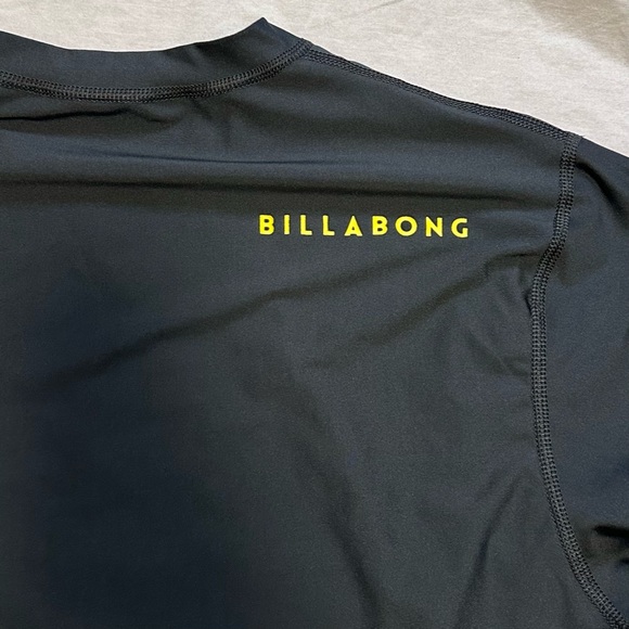 Men’s Billabong Rashguard - Picture 4 of 6